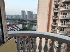 秦皇岛开发区和平里700一个月 包网费 12楼 押一付一 带空调出租房源真实图片