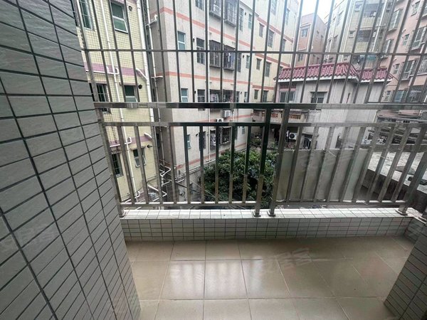 深圳宝安沙井上寮村(已验证)押一付一 直租三房一厅 沙井地铁 上寮 带