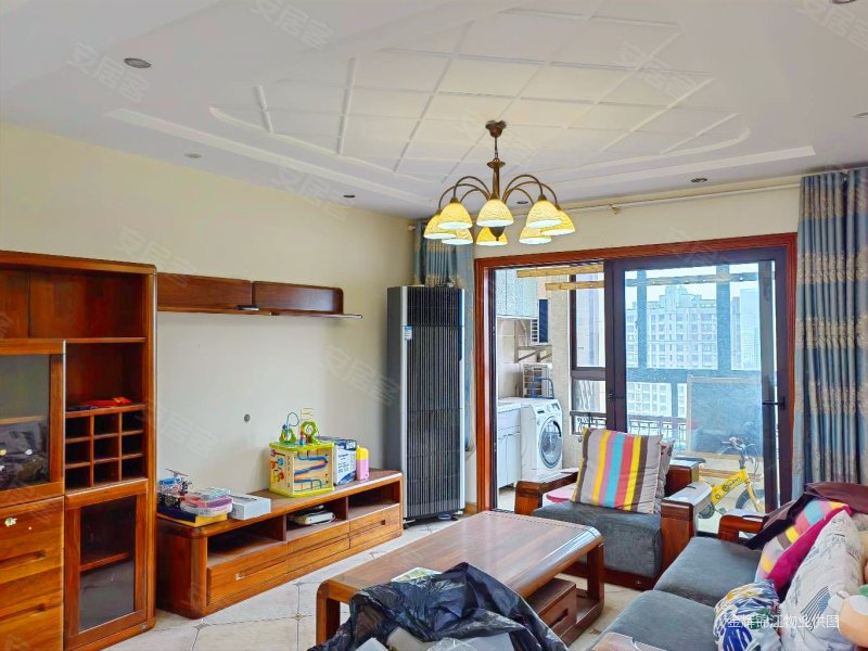 金辉融城花园精装五房两卫双地铁靠繁花万达火车站