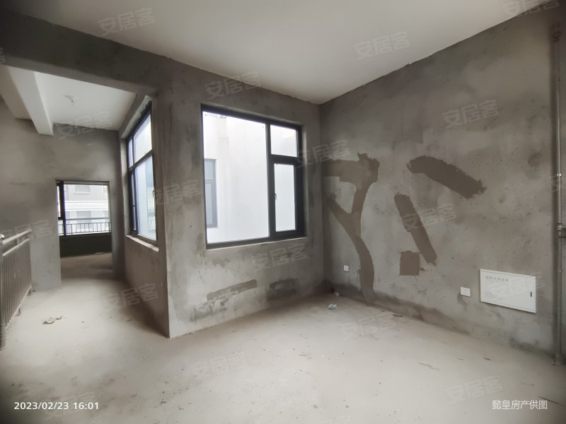 别墅云栖谷丨新区丨超大花园丨三层丨急售可谈丨随时看房