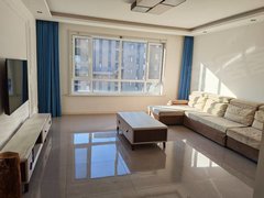 梅河口城区市中心水岸四期电梯高层104平精装两室一厅，年租2万包取暖物业出租房源真实图片