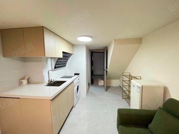 昆明五华泛亚科技新区新城吾悦广场吾悦广场 卡卡公寓 押一付一 包