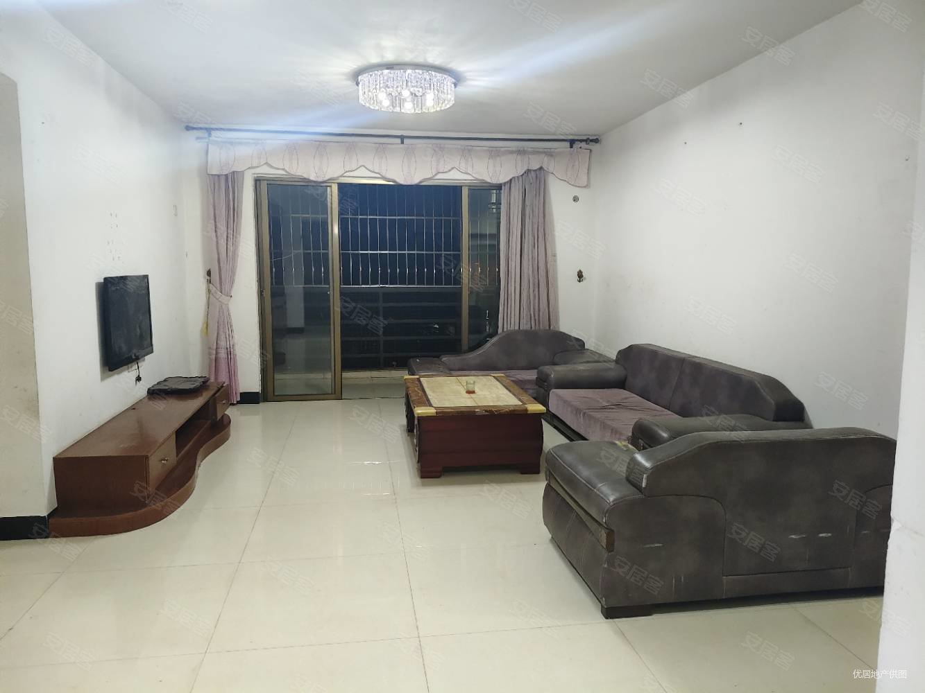 东湾桃花苑4室2厅2卫127.58㎡南北28.8万