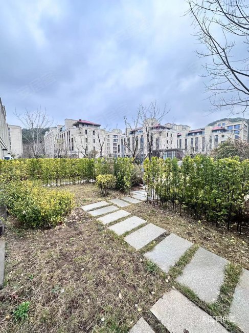 崂山叠拼别墅丨实际近600平1080万丨赠大院子丨赠地下室