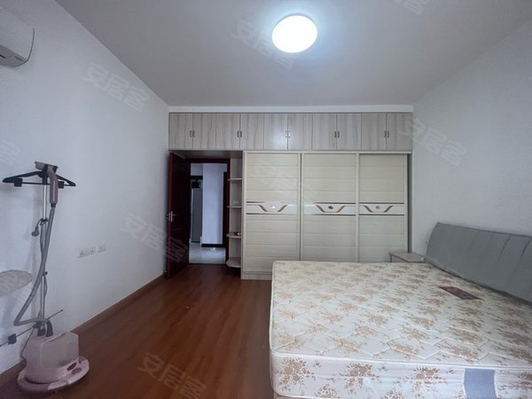 老河口武商广场老河口城区望江楼花园长租客户优先 19号退房 1200元包物业 精装2居室 电梯出租房源真实图片