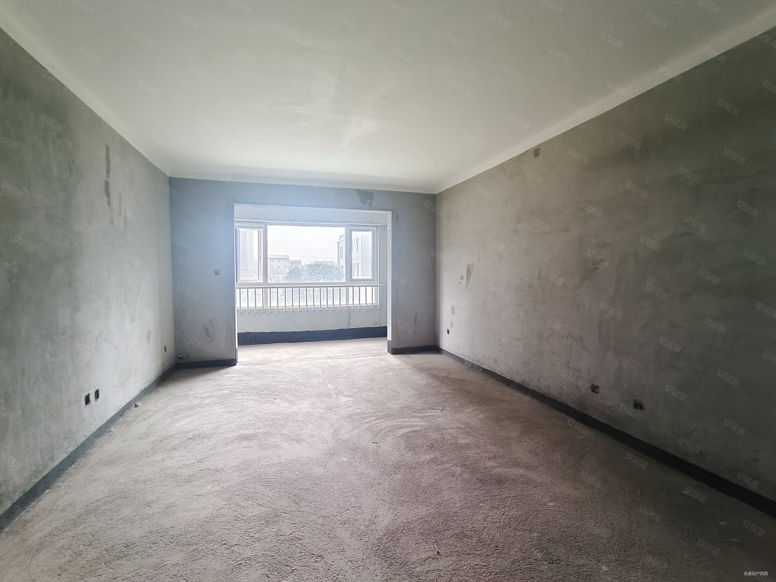 满五 紧邻公园 正规商品房 南向采光好