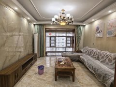 睢县城区睢县城区停车方便 带地暖 电梯房 三室两厅两卫 家具家电齐全1200出租房源真实图片