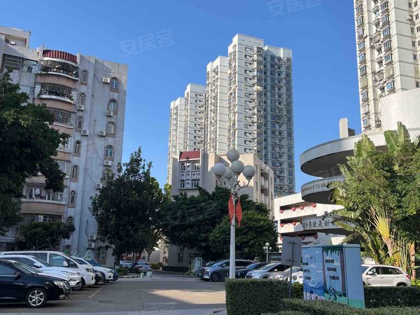 珠海横琴湾仔鸿景花园鸿景花园 3室2厅2卫 3000.