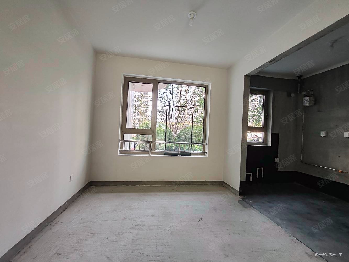 彩虹城3室2厅3卫153㎡南北140万