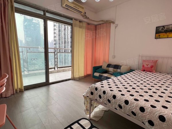 重庆江北观音桥红鼎国际名苑可短租月付 观音桥商圈 三百米轻轨 精装