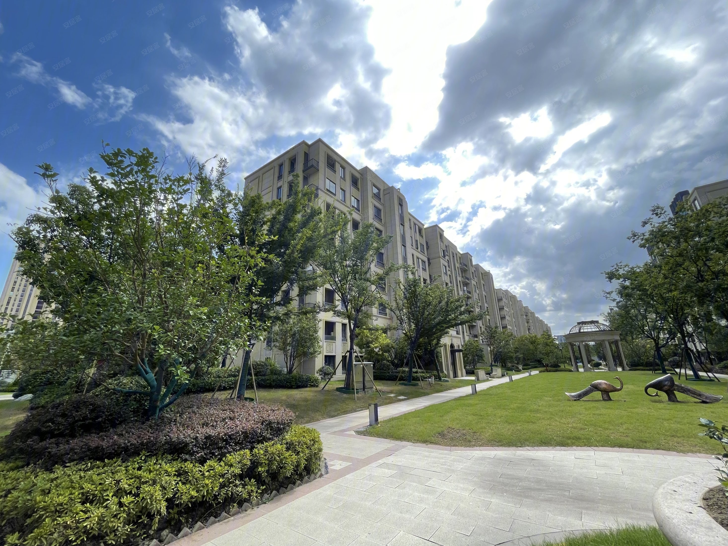 鑫控吴越学府4室2厅2卫141㎡南420万