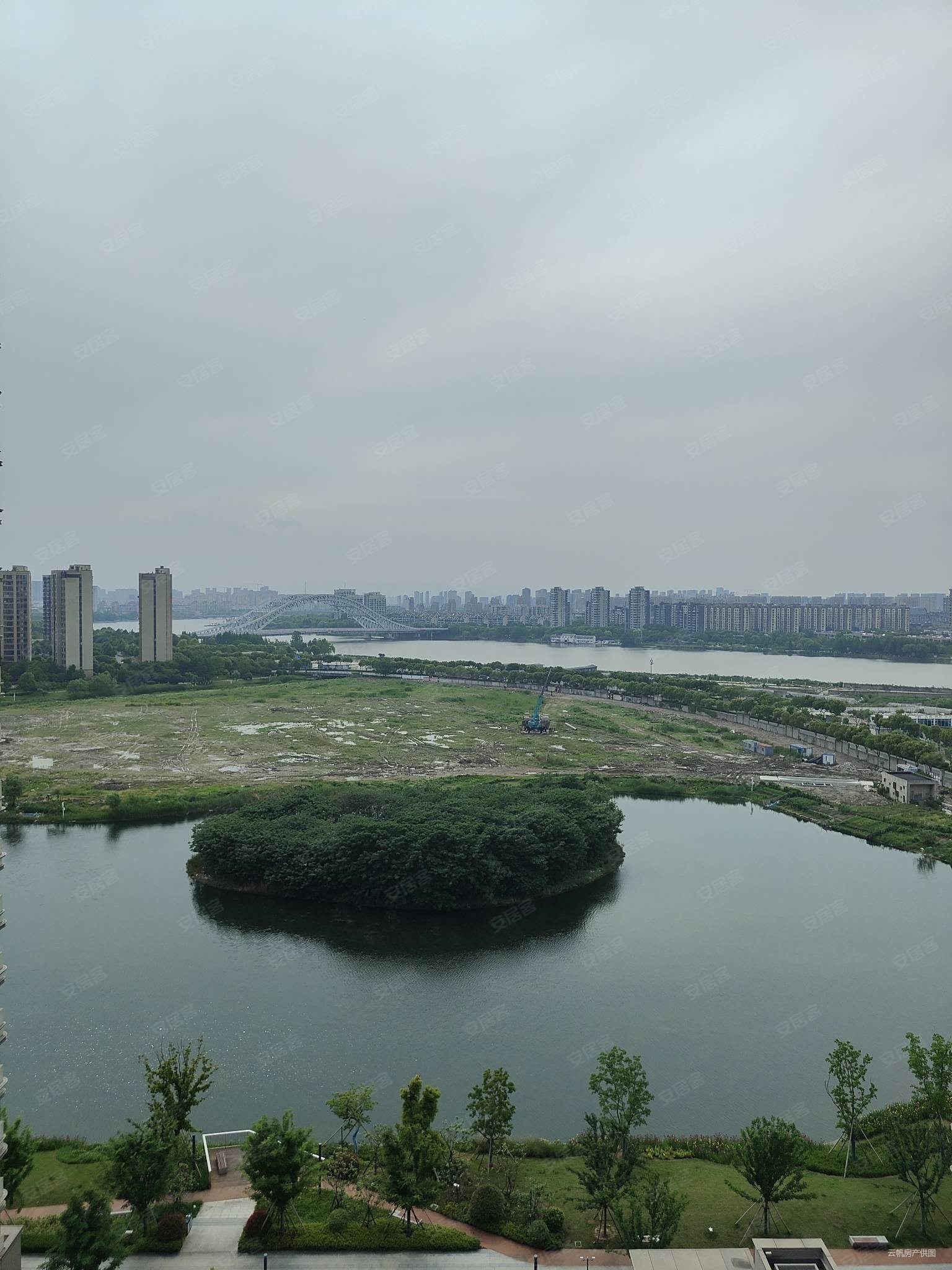 星湖湾4室2卫,全新看湖,房东急售,价格可谈,看房方便