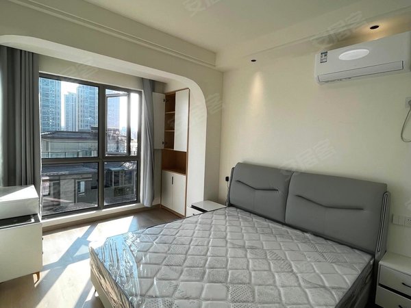 湖州长兴长兴市区得力天逸湾万达附近新小区好楼层新装修3房有车位