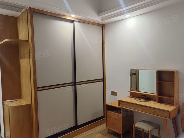 汕头潮阳城南街道裕通花园(东区)裕通花园东区四房两厅,精装修有配套家私家电,拎包入住出租房源真实图片