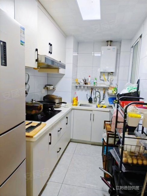 夏港 汇雁城 中间楼层  精装修 看房有密码 房东急卖 抢啊