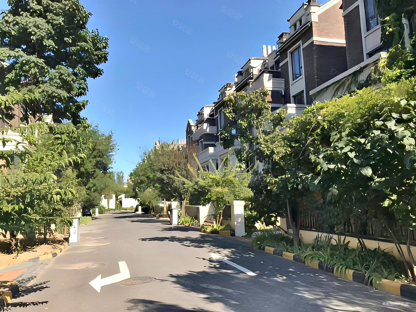 小区中心,凤河孔雀城(别墅)二手房,499万,5室2厅,4卫,260平米-天津