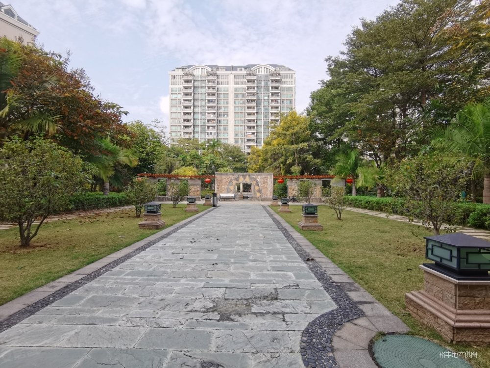 景湖湾畔3房1055方