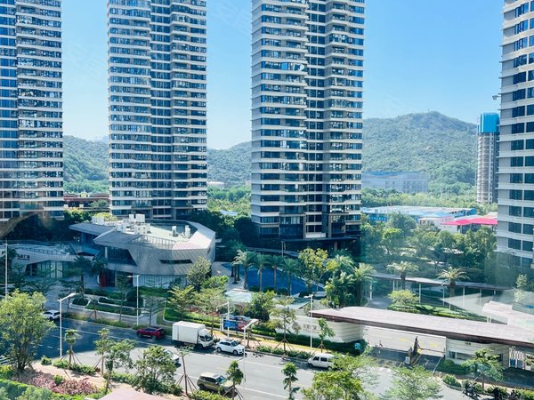 珠海横琴横琴口岸华发广场悦海湾近横琴口岸 出租 品牌家私 看花园