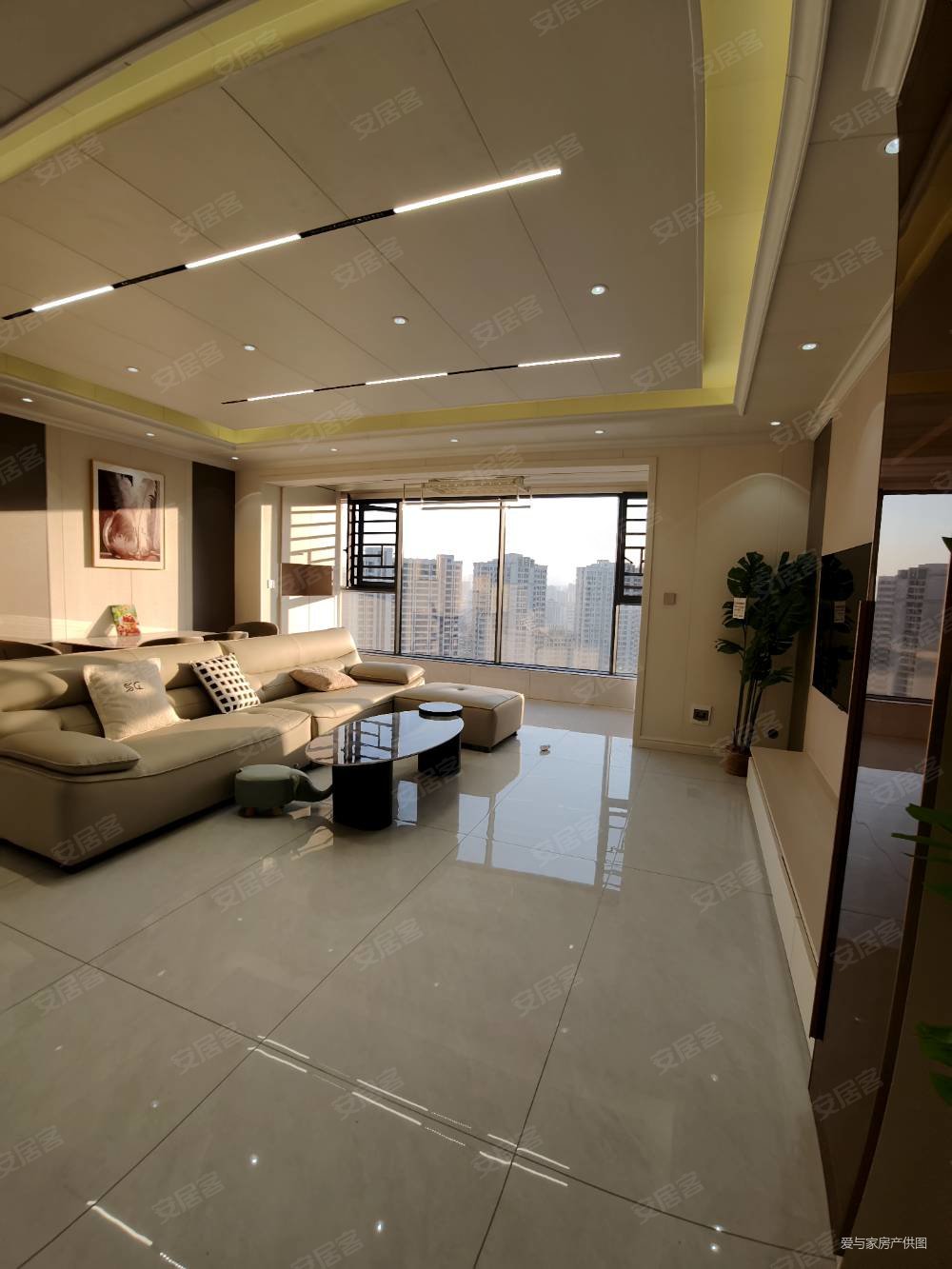 南岳清水湾3室2厅2卫116㎡南北53.8万