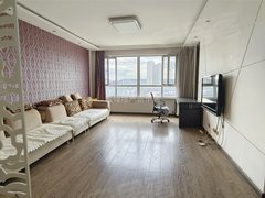 抚顺望花雷锋路2000每月 玫瑰城一期园区中间  三室  带小露台楼层好出租房源真实图片