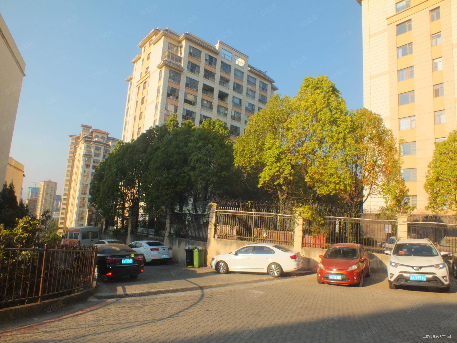 金沙小区精装大3房证在手诚售