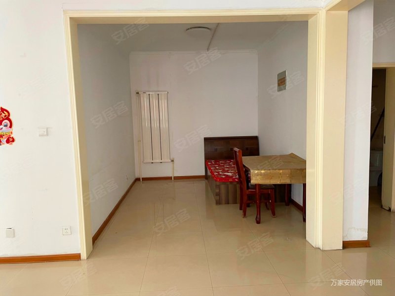 滨东花园朝南两居室大红本亮厅房出售