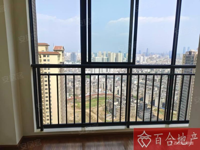 碧鸡名城(1期) 商业配套齐全 楼龄新 停车方便 近医院