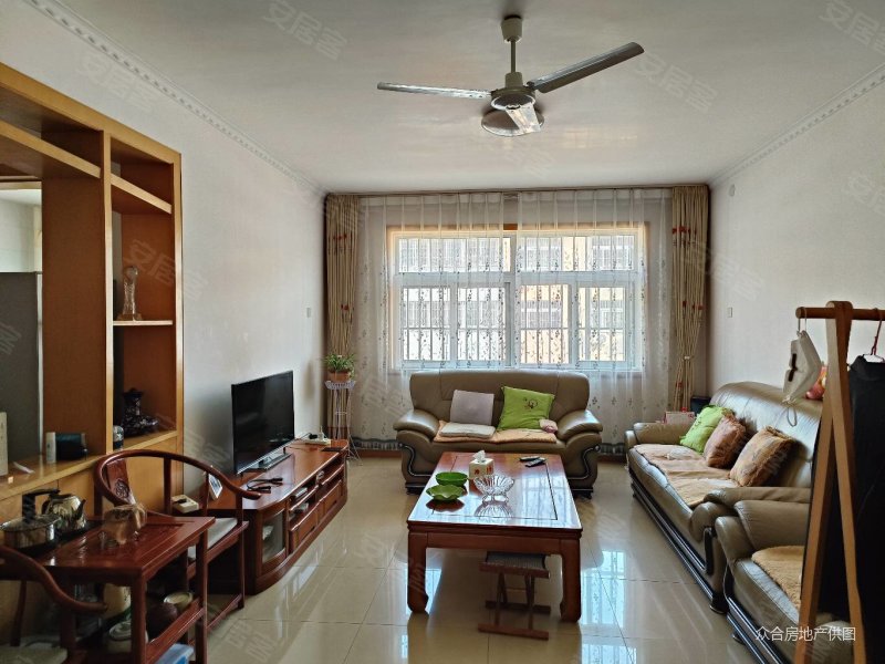 沁园小区136平三室带车库599万