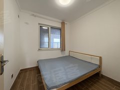 荣成市荣成市区荣成城区九龙城商圈自在香滨8楼家具家电齐全2室2厅1卫拎包入住出租房源真实图片