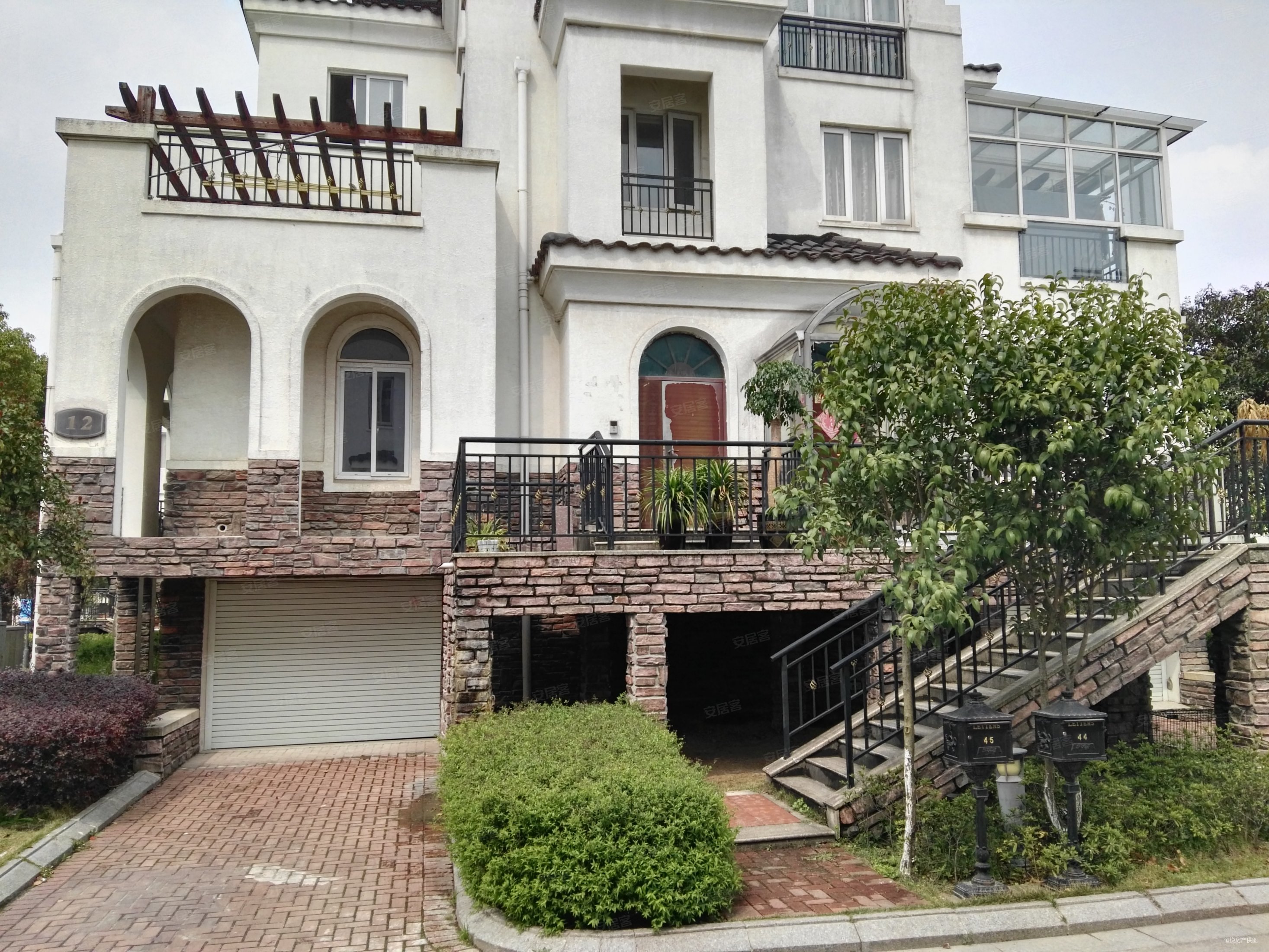 千灯逸墅大双拼全明地下室纯毛坯满2年诚心急售随时看房