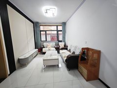 庆阳西峰西峰城区急租!南街小学附近!精装三居室!家具家电齐全!拎包入住出租房源真实图片