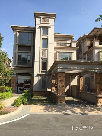 海逸豪庭 独栋别墅 南北通透 花园大 位置安静