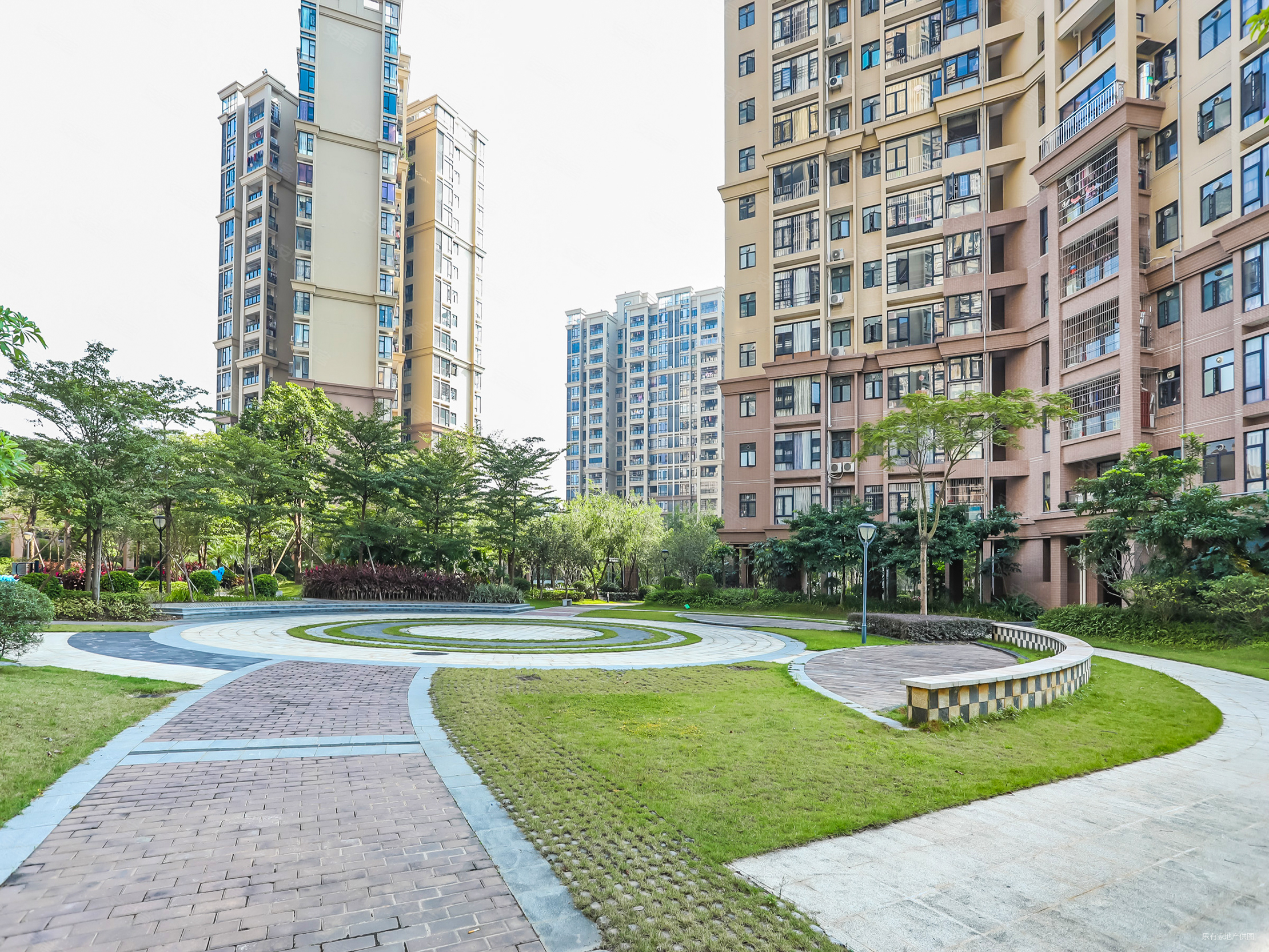 莱茵华庭3室2厅2卫98.47㎡东南118万