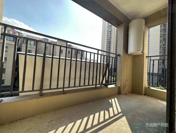 洋房中锐星尚城改善型的天花板中间楼层视野好急售