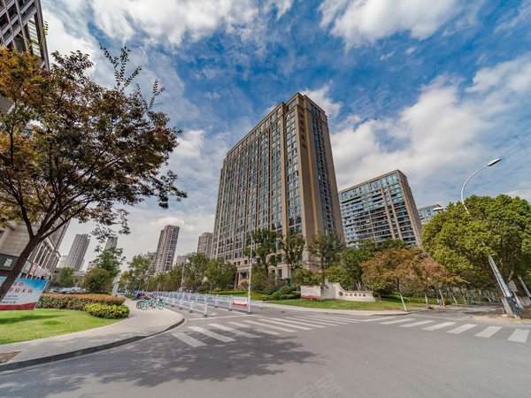 无锡滨湖太湖绿城玉兰花园(一期)房源采光好,南北通透,业主诚意出出租