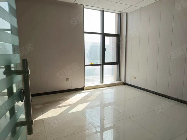 喀什喀什市喀什城区曙光国际曙光国际价格可谈出租四室写字楼二楼精装