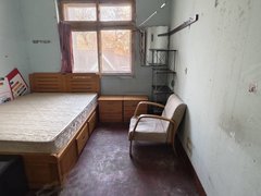 通榆路单间北向15平600元每月有钥匙