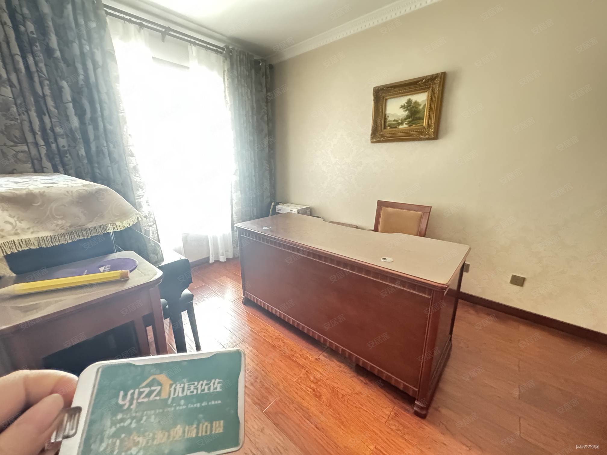 宝光翡翠华庭3室2厅2卫145㎡南北186万