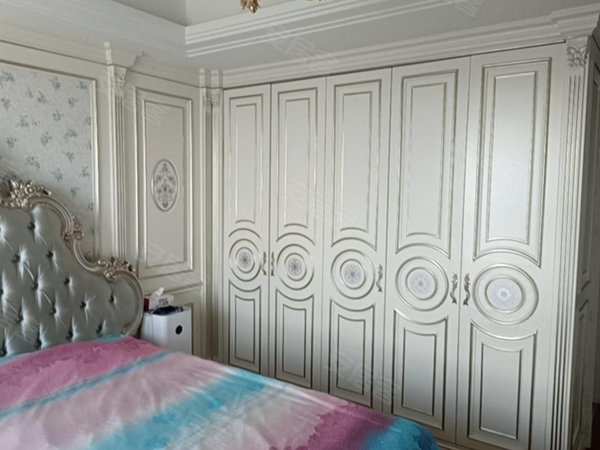 包头青山一宫环岛正翔国际丽江苑正翔国际大平层 豪华装修 领包入住 全天采光出租房源真实图片