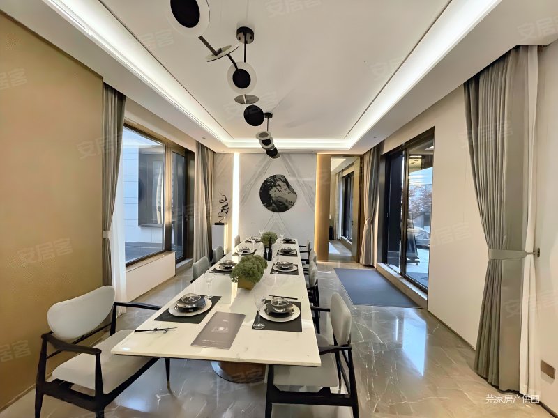 样板间出售,软装硬装全留,添置个人物品可拎包入住,山棠春晓别墅二手