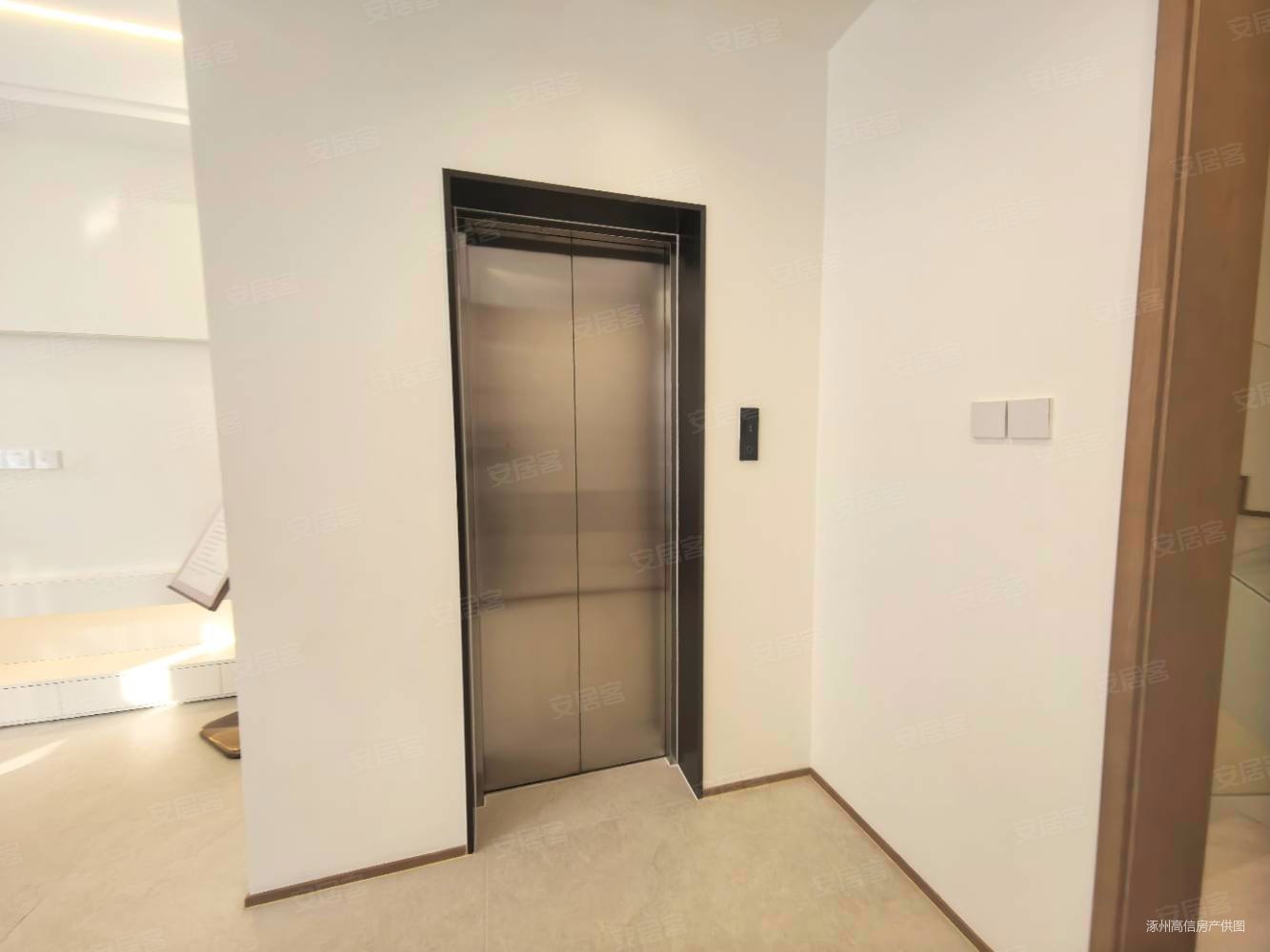 西京都高尔夫别墅4室2厅5卫236㎡南北106.1万