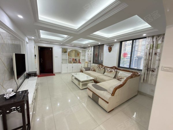 六安金安政务中心一品尚都实拍开发区东站汽车城红叶大厦旁一品尚都精装2室有大露台阳光房出租房源真实图片