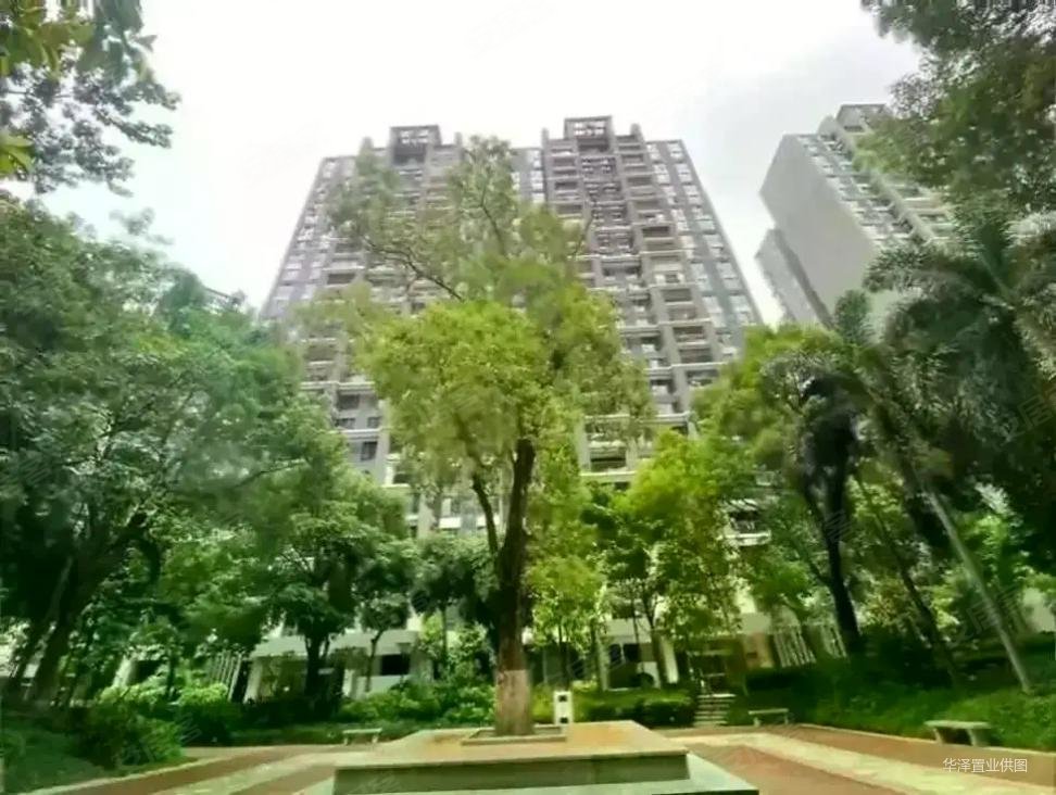 高绿化 近地铁 商圈成熟 精装可拎包入住 出行方便 有电梯,万科沁园