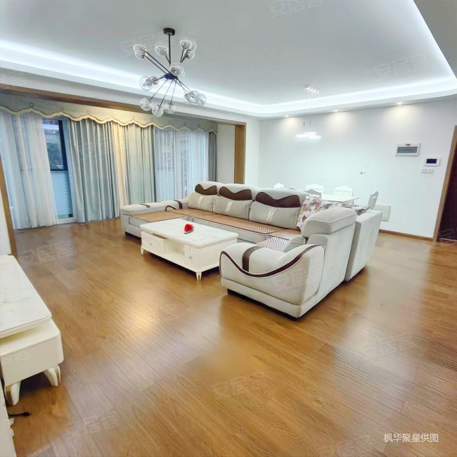 听湖九园品质洋房精装套四带花园