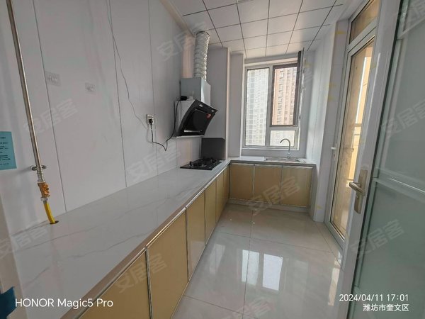 服务广场租房,精装 家具家电齐全 世贸中心 软件园 吾悦 潍坊学院近