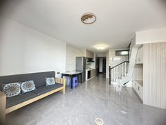 百色右江恒基广场中山广场公寓楼复式楼2房一厅一厨两卫新房提包入住月租1600出租房源真实图片