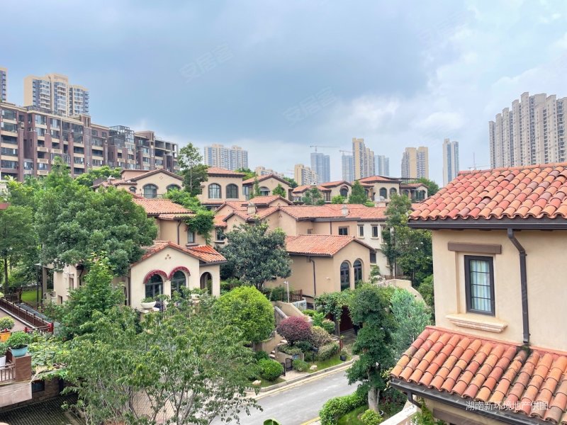 218万为准中航城联排别墅出售 人车分流 户型好 看房方便,中航城国际