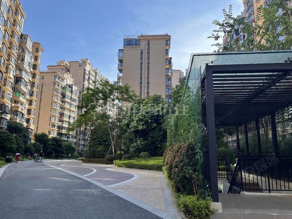 南宁青秀凤岭南中房翡翠园二期东盟商圈,新小区豪装三房家具空调配齐