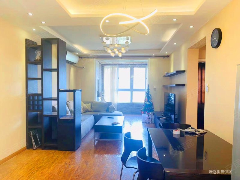 双卫格局 刚需小三居 南向采光好 临地铁 近医院,龙湖紫都城二手房,2