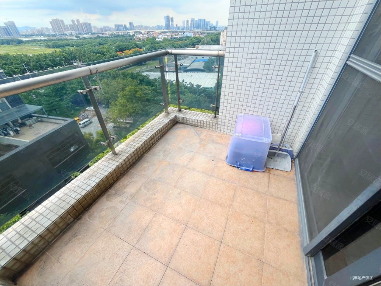 水蓝郡花园(会展世界城) 4 房  152.73 方